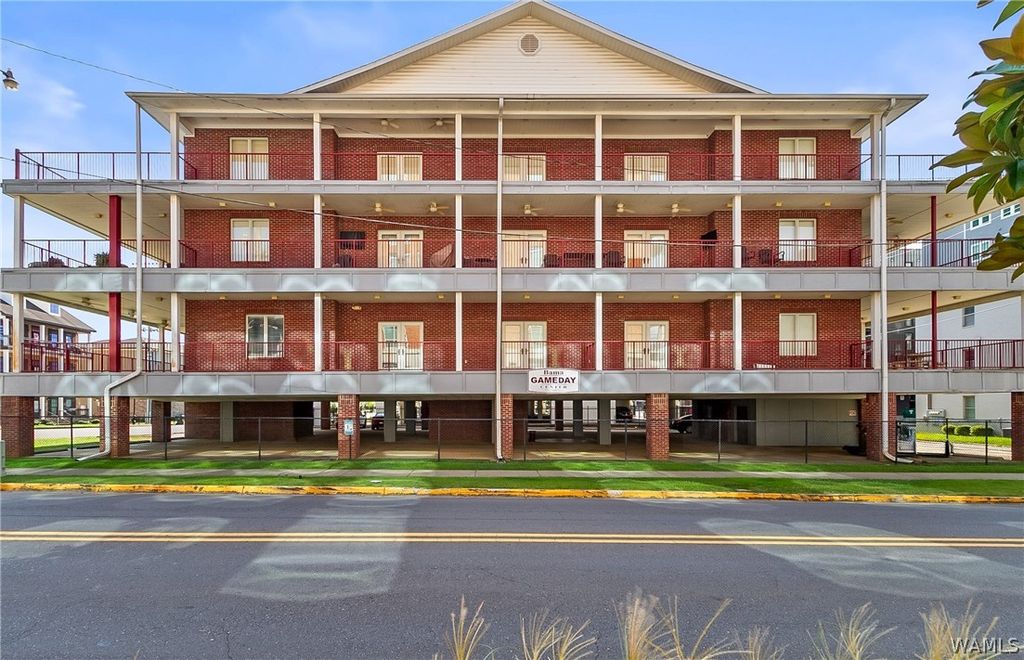 712 Frank Thomas 305, Tuscaloosa, AL 35401