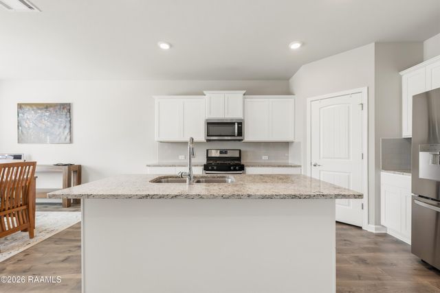 210 Rue Cordorcet, Youngsville, LA 70592