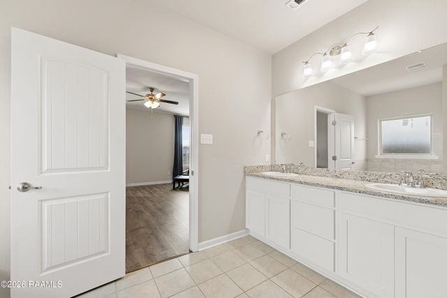 210 Rue Cordorcet, Youngsville, LA 70592