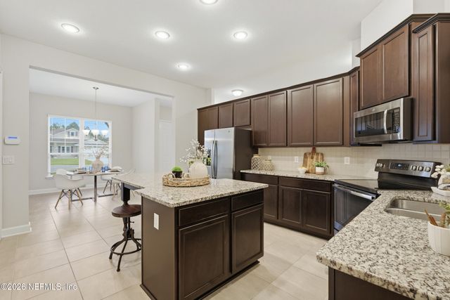 387 JENNIE LAKE Court, St. Johns, FL 32095