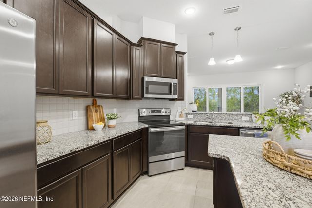 387 JENNIE LAKE Court, St. Johns, FL 32095