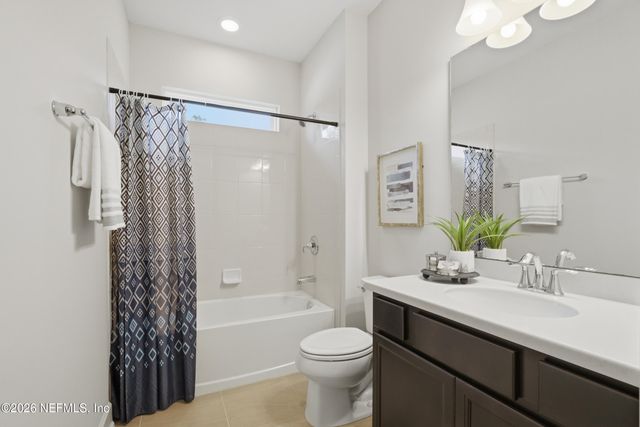 387 JENNIE LAKE Court, St. Johns, FL 32095