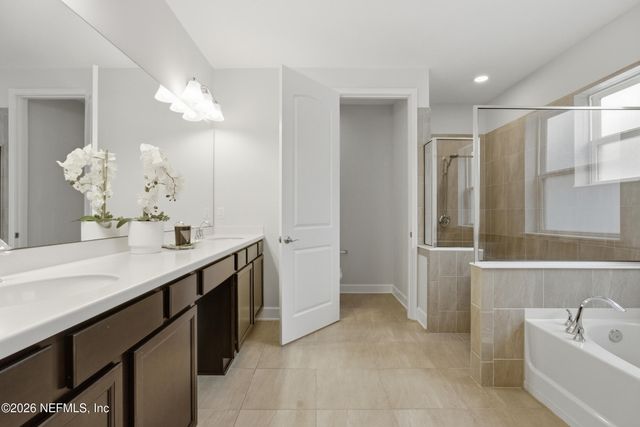 387 JENNIE LAKE Court, St. Johns, FL 32095