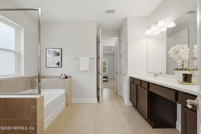 387 JENNIE LAKE Court, St. Johns, FL 32095