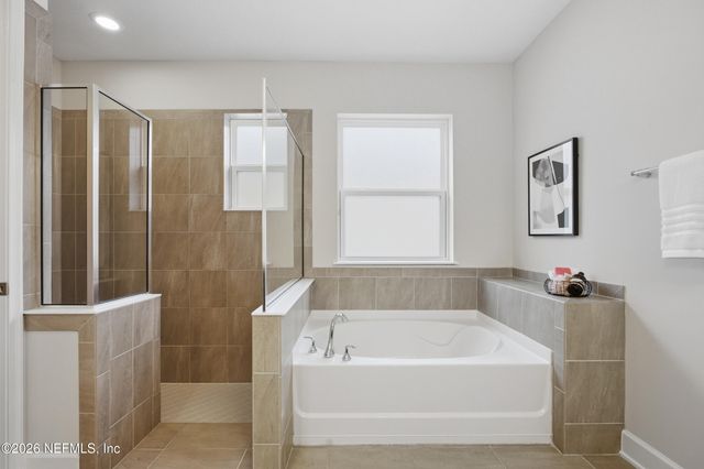 387 JENNIE LAKE Court, St. Johns, FL 32095