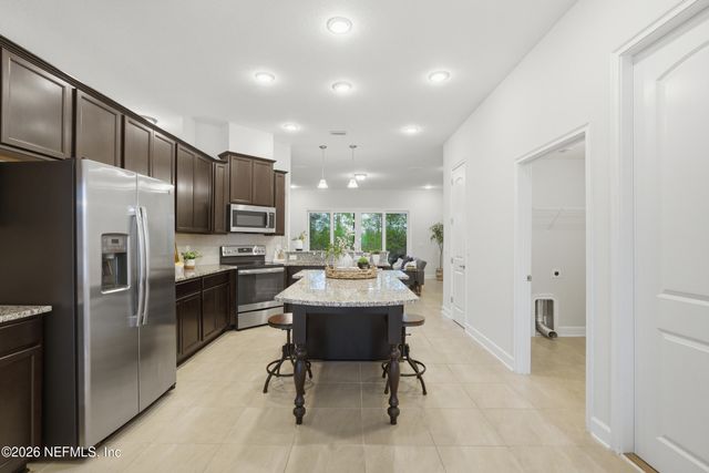 387 JENNIE LAKE Court, St. Johns, FL 32095