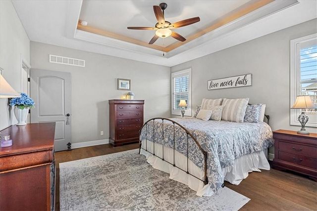 15826 W 165th Terrace, Olathe, KS 66062