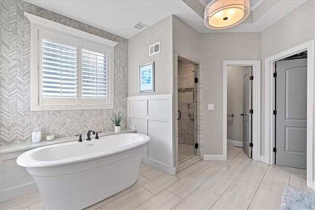 15826 W 165th Terrace, Olathe, KS 66062