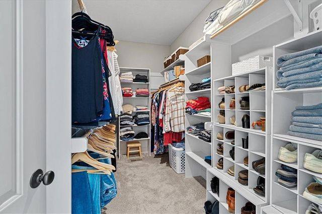 15826 W 165th Terrace, Olathe, KS 66062