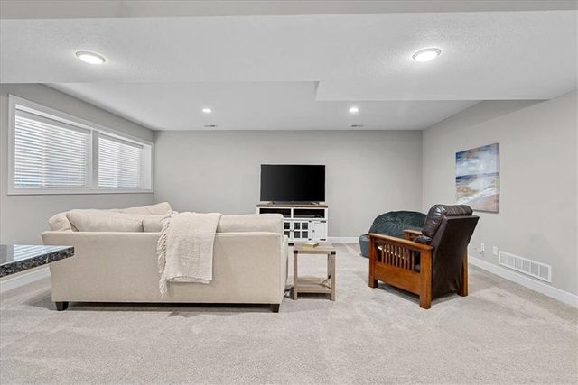 15826 W 165th Terrace, Olathe, KS 66062