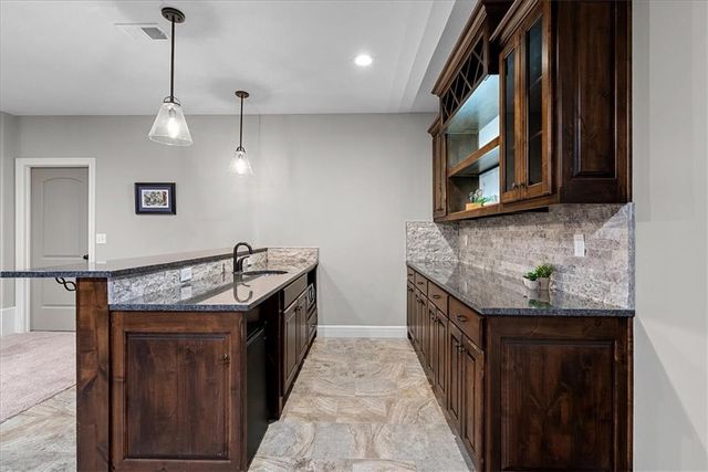 15826 W 165th Terrace, Olathe, KS 66062