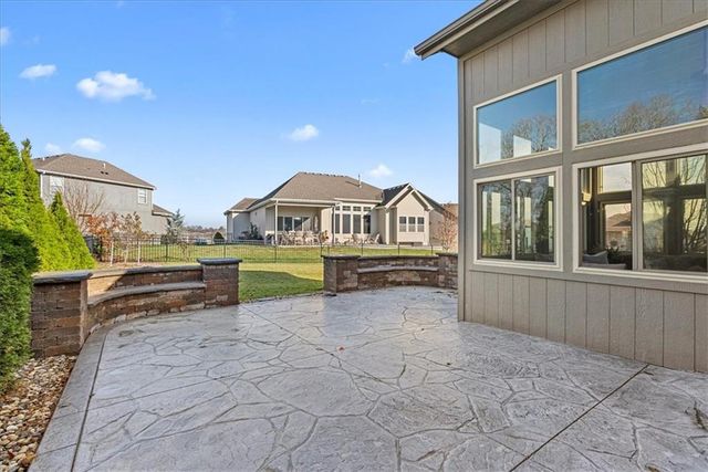 15826 W 165th Terrace, Olathe, KS 66062