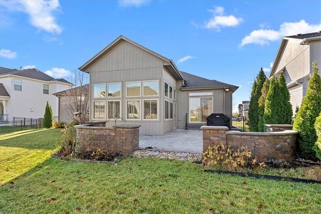 15826 W 165th Terrace, Olathe, KS 66062