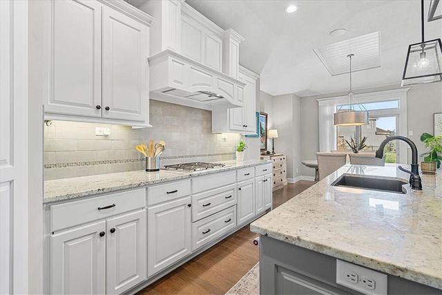 15826 W 165th Terrace, Olathe, KS 66062