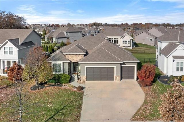15826 W 165th Terrace, Olathe, KS 66062
