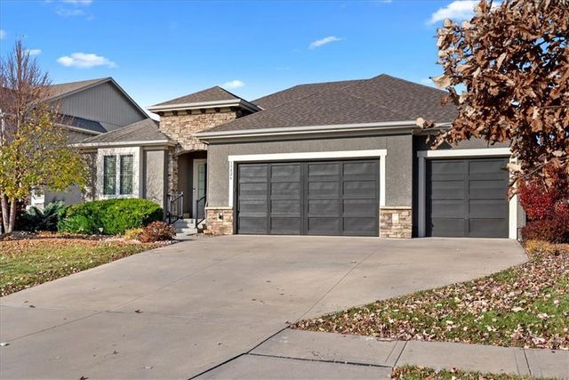 15826 W 165th Terrace, Olathe, KS 66062