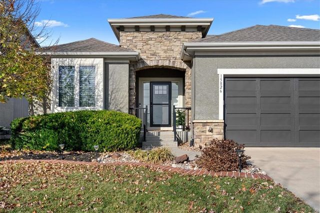 15826 W 165th Terrace, Olathe, KS 66062