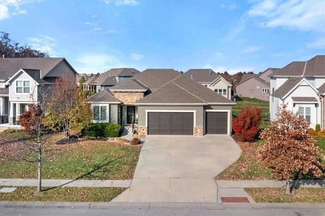 15826 W 165th Terrace, Olathe, KS 66062