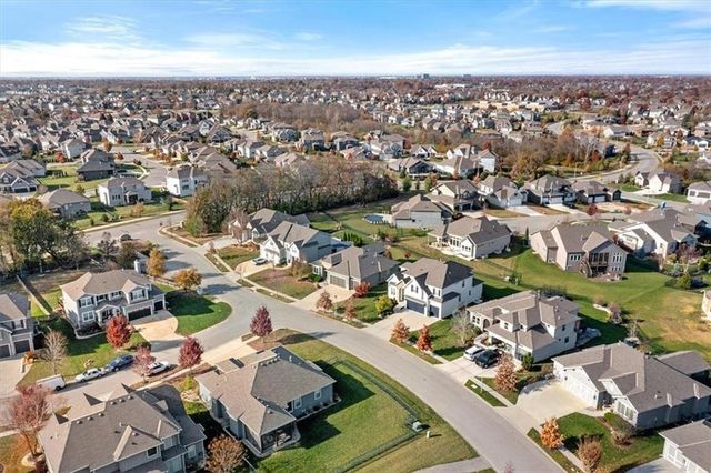 15826 W 165th Terrace, Olathe, KS 66062