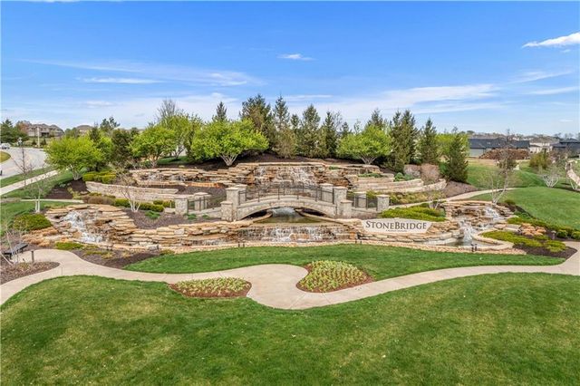 15826 W 165th Terrace, Olathe, KS 66062