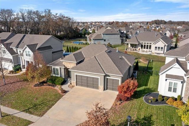 15826 W 165th Terrace, Olathe, KS 66062