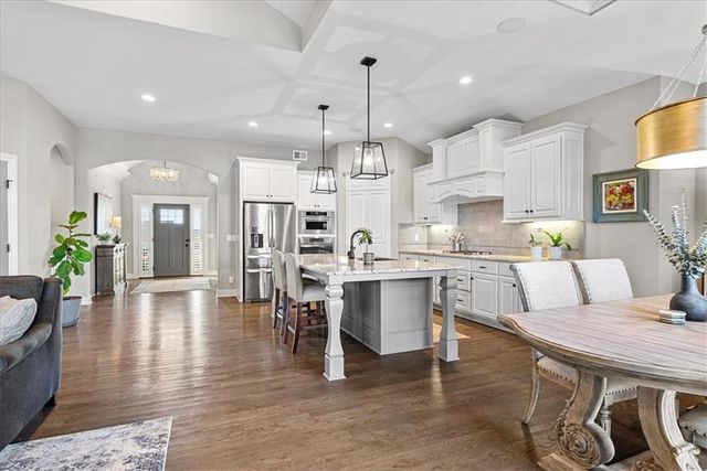 15826 W 165th Terrace, Olathe, KS 66062