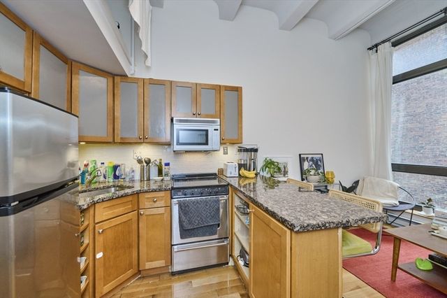 12 Stoneholm St 307, Boston, MA 02115