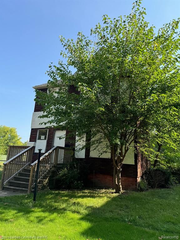 2986 Cadillac Boulevard, Detroit, MI 48214