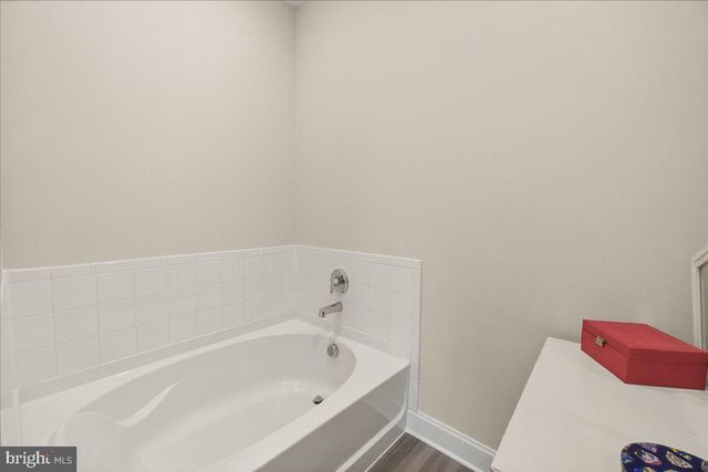 10042 ROULETTE DRIVE DR, Hagerstown, MD 21740