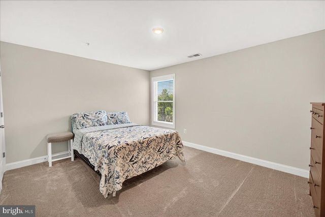 10042 ROULETTE DRIVE DR, Hagerstown, MD 21740