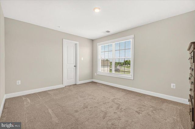 10042 ROULETTE DRIVE DR, Hagerstown, MD 21740