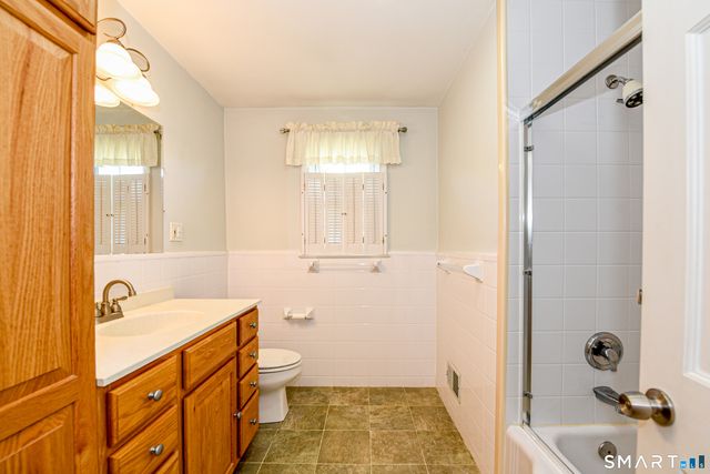 12 Greenfield Drive, Ansonia, CT 06401