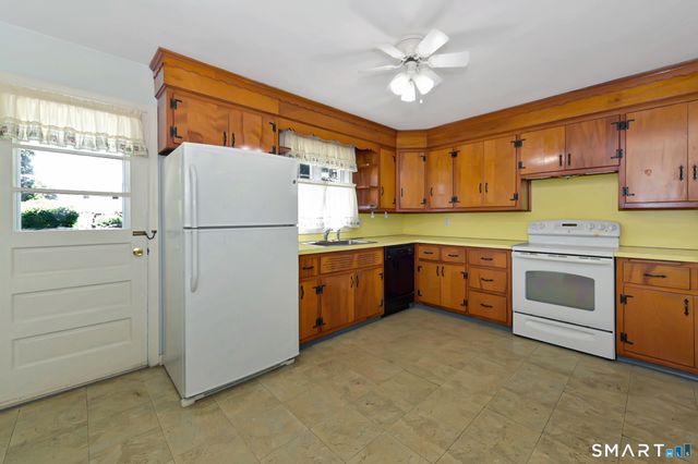 12 Greenfield Drive, Ansonia, CT 06401