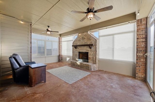 825 Broadhead Road, Waxahachie, TX 75165
