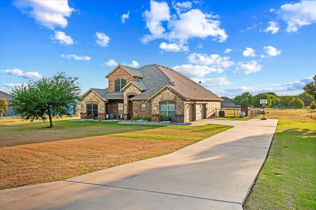 825 Broadhead Road, Waxahachie, TX 75165