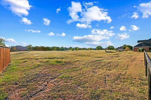825 Broadhead Road, Waxahachie, TX 75165