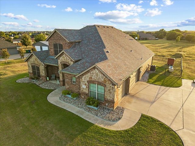 825 Broadhead Road, Waxahachie, TX 75165