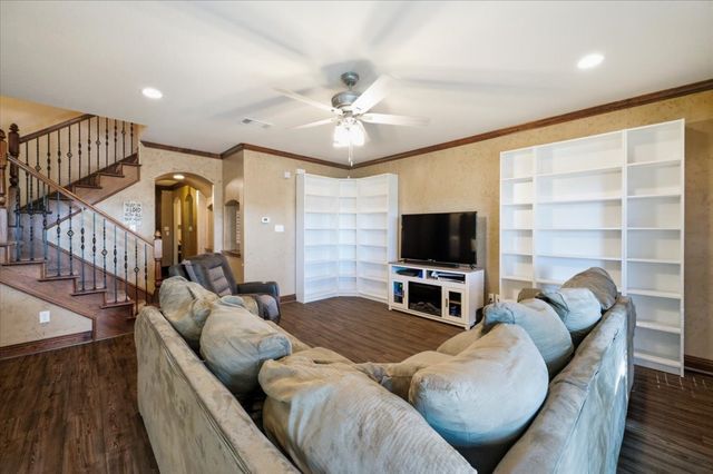 825 Broadhead Road, Waxahachie, TX 75165