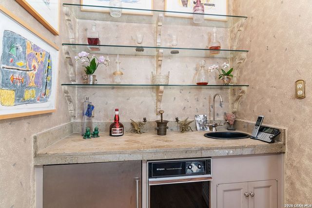 122 Chester St Apt 2, San Antonio, TX 78209