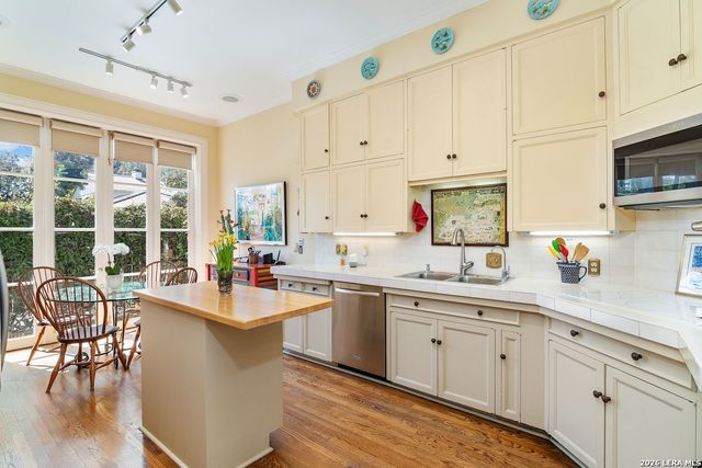 122 Chester St Apt 2, San Antonio, TX 78209