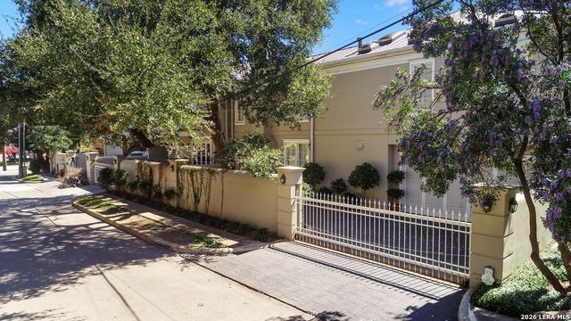 122 Chester St Apt 2, San Antonio, TX 78209