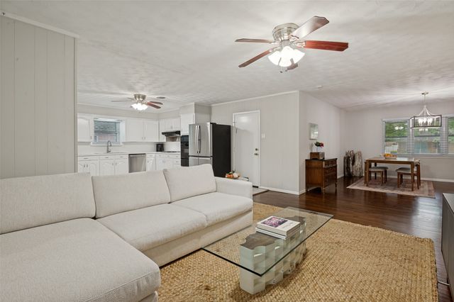 2730 Larkspur Lane, Dallas, TX 75233