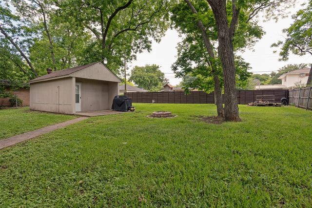 2730 Larkspur Lane, Dallas, TX 75233