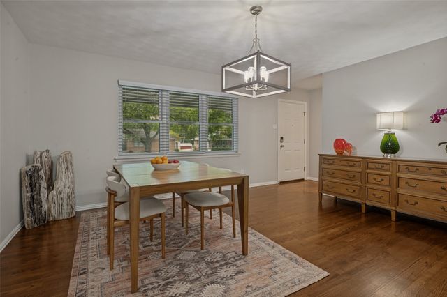 2730 Larkspur Lane, Dallas, TX 75233