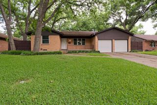 2730 Larkspur Lane, Dallas, TX 75233