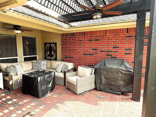 8426 Hunters Village Drive, Humble, TX 77346