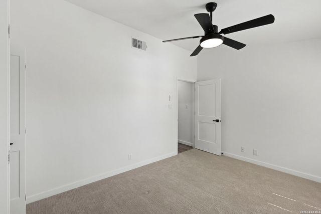 2718 Old Field Dr Apt 304, San Antonio, TX 78247