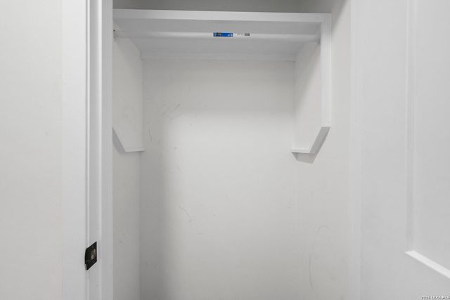 2718 Old Field Dr Apt 304, San Antonio, TX 78247