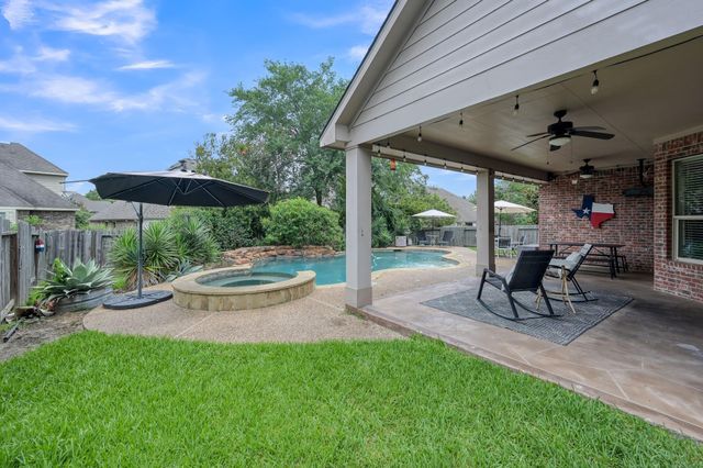 471 Hendricks Forest Lane, Conroe, TX 77384