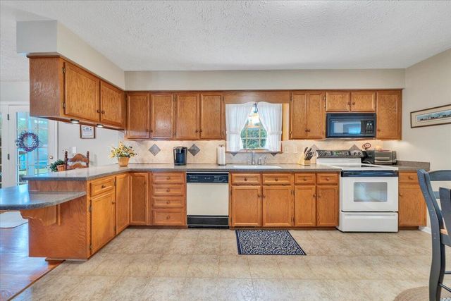 109 Sherry May ST, Covington, VA 24426